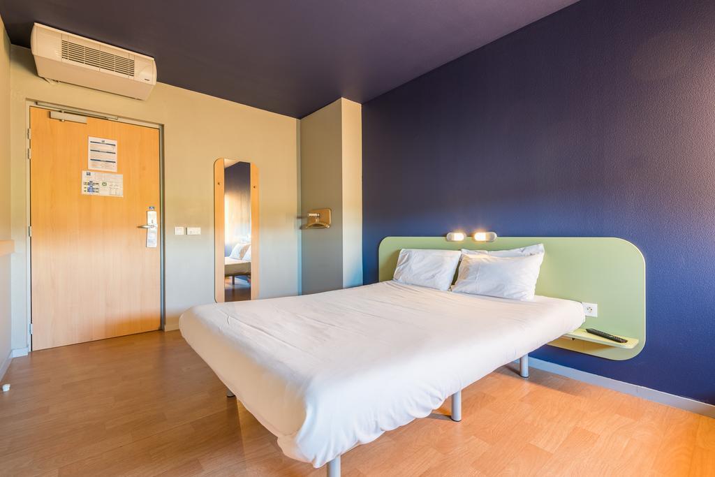Ibis Budget Amberieu En Bugey/Chateau Gaillard A42 Екстер'єр фото